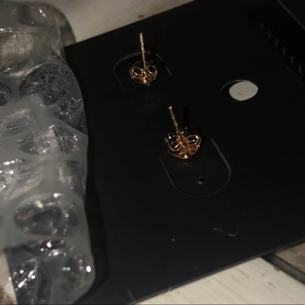 Coach Gold Crystal Logo Stud Earrings NWT - Picture 6 of 6